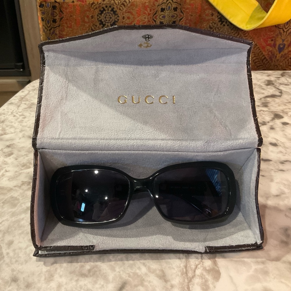 1980’s Gucci Guccissma Havana 3206s Logo 130 Shades W/Case